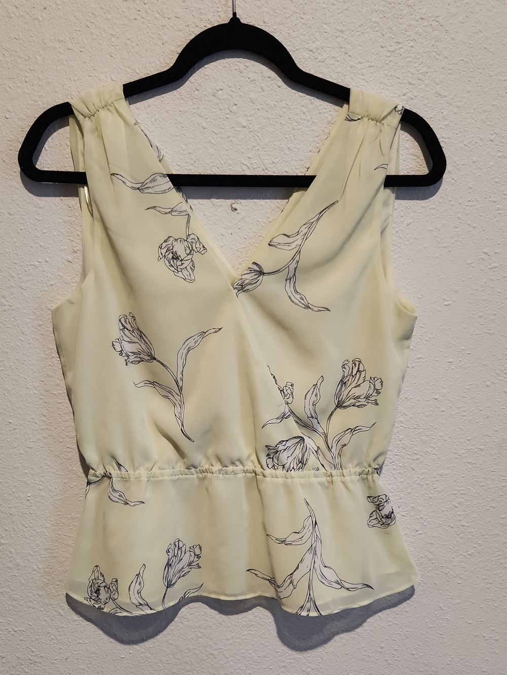 Banana Republic Double V-Neck Floral Peplum Top XS Key Lime